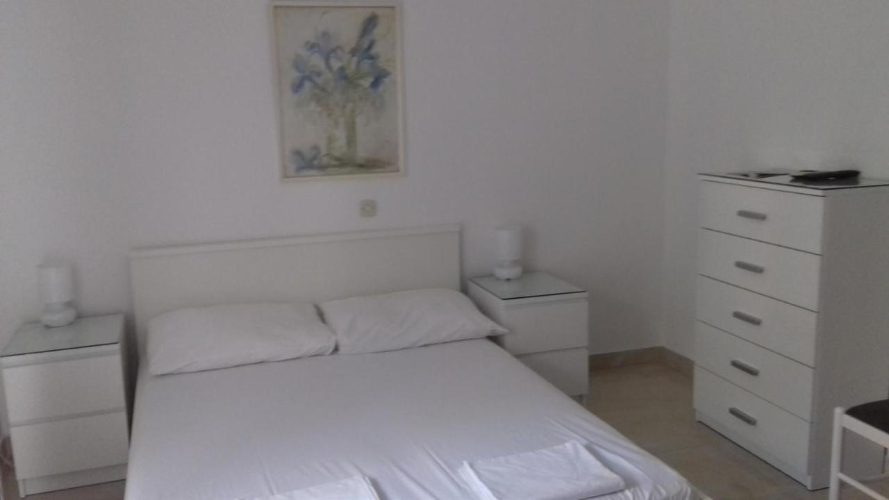 Apartments Lara Podgora Eksteriør billede